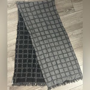 AUTHENTIC GIVENCHY SCARF 100% WOOL